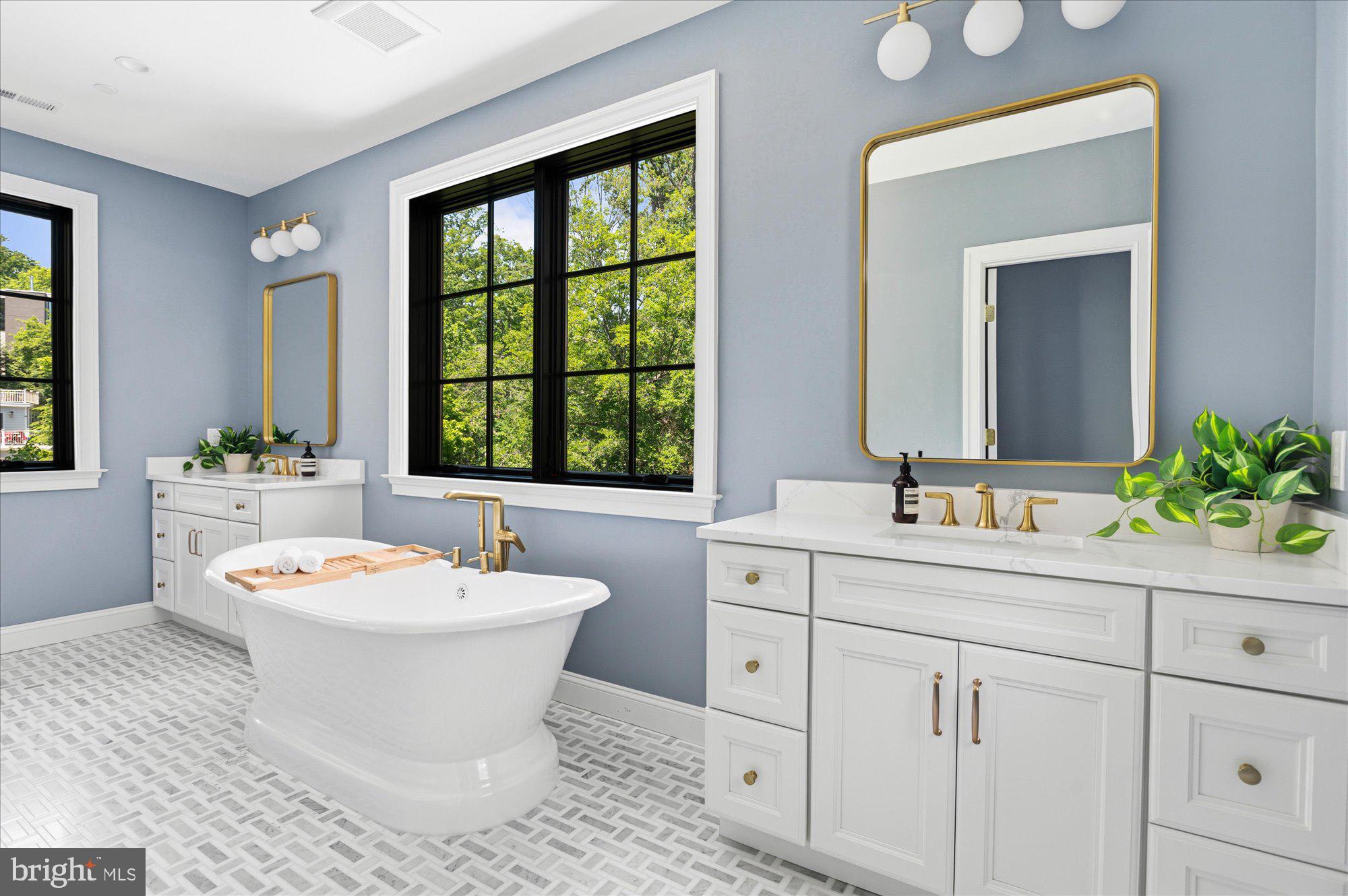 FOREST HILLS - Residential