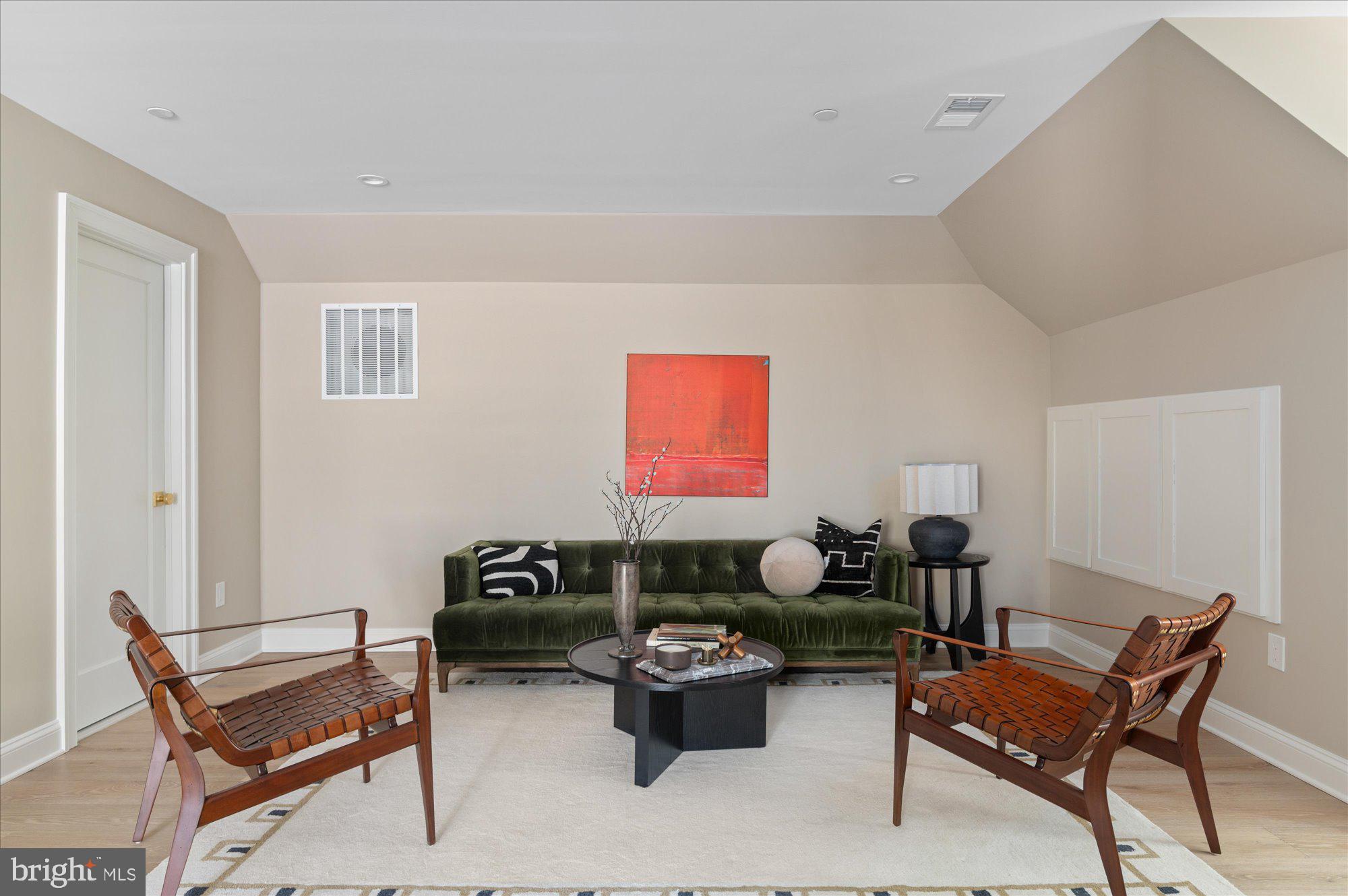 FOREST HILLS - Residential
