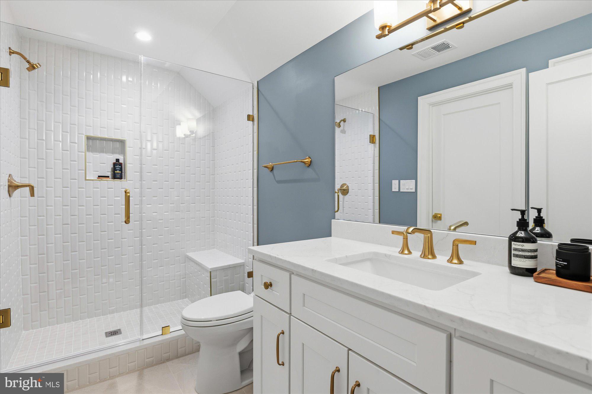FOREST HILLS - Residential