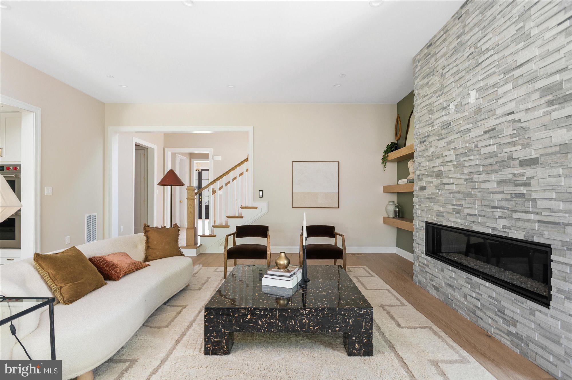 FOREST HILLS - Residential