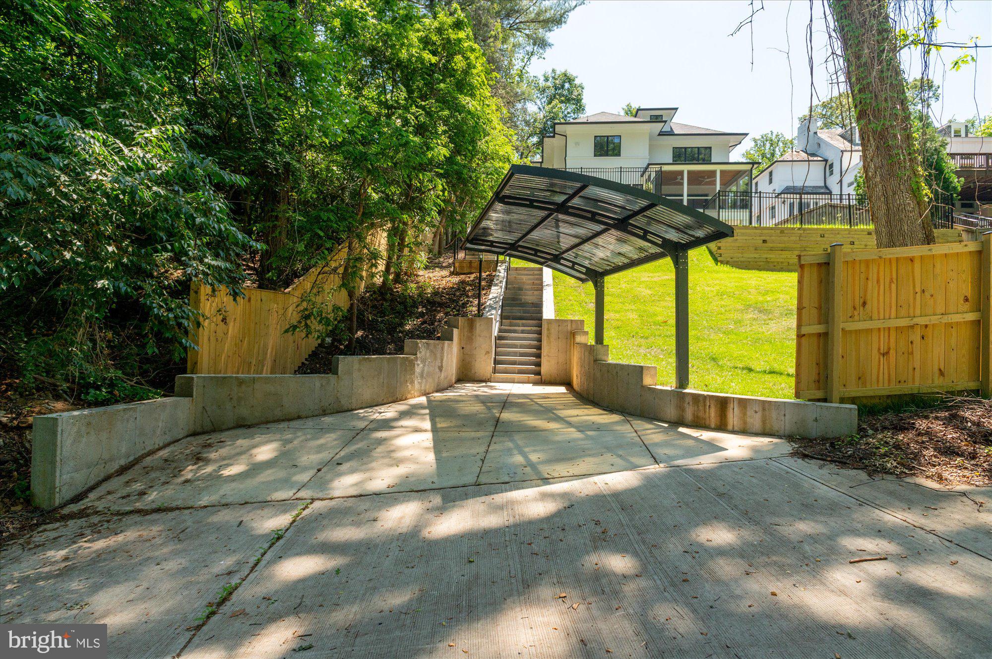 FOREST HILLS - Residential