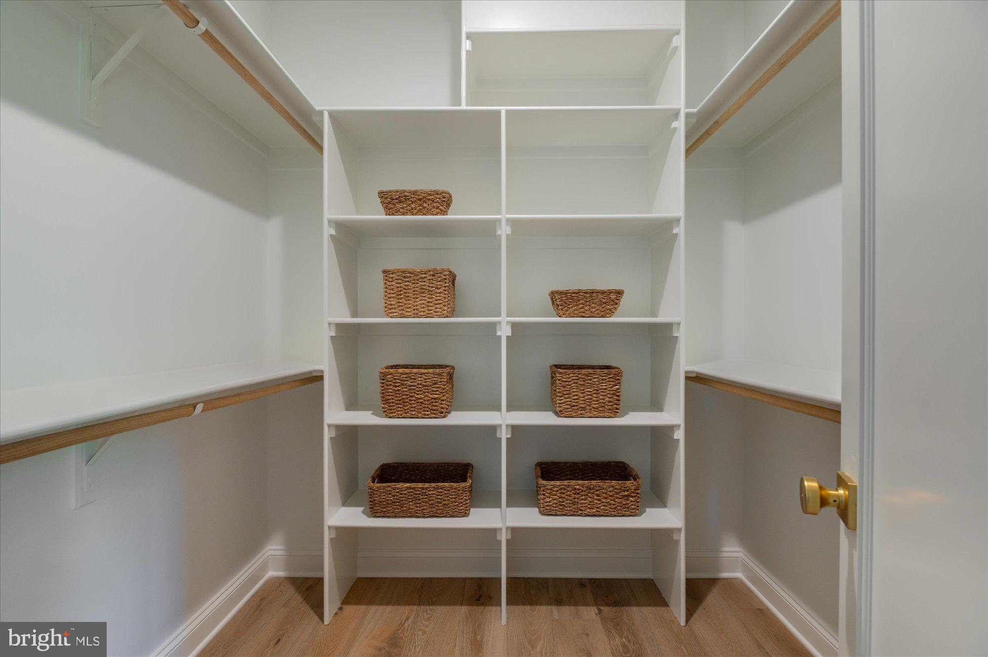 FOREST HILLS - Residential