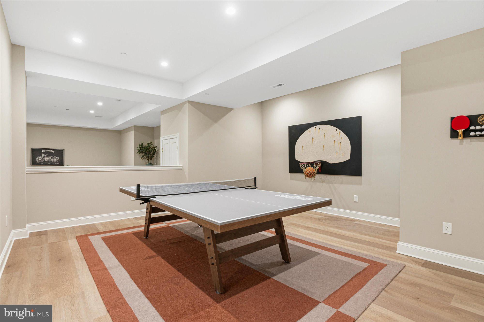FOREST HILLS - Residential
