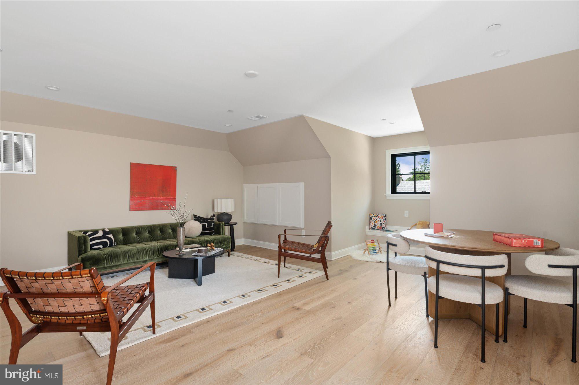 FOREST HILLS - Residential
