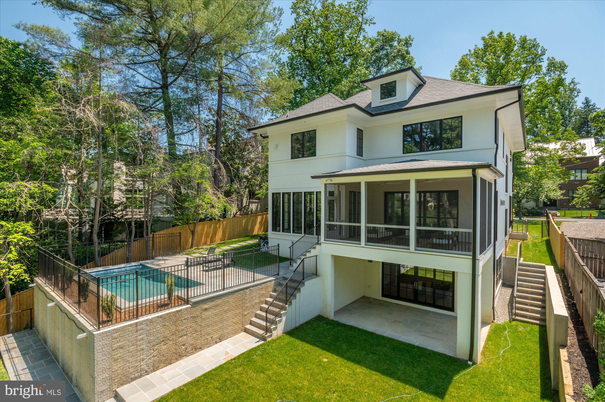 FOREST HILLS - Residential