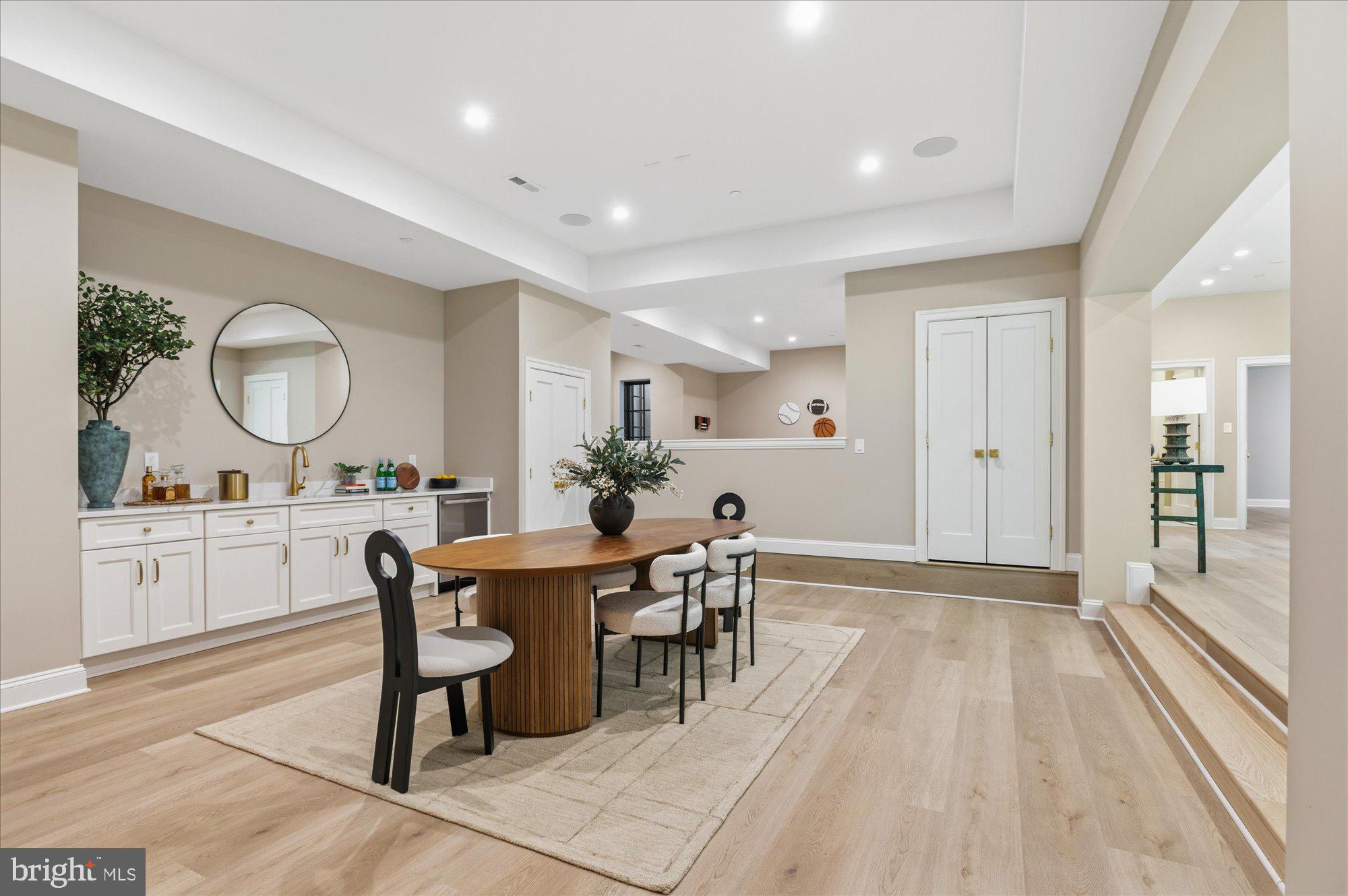 FOREST HILLS - Residential