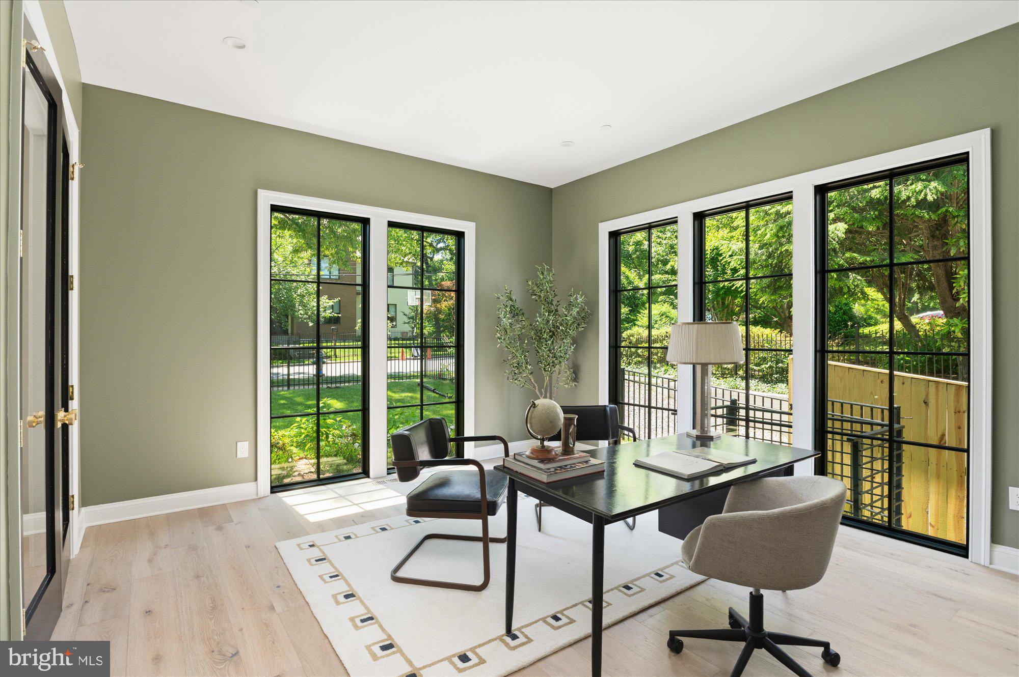 FOREST HILLS - Residential
