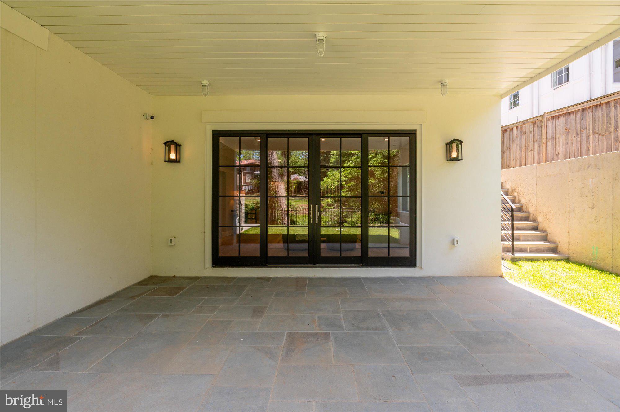 FOREST HILLS - Residential