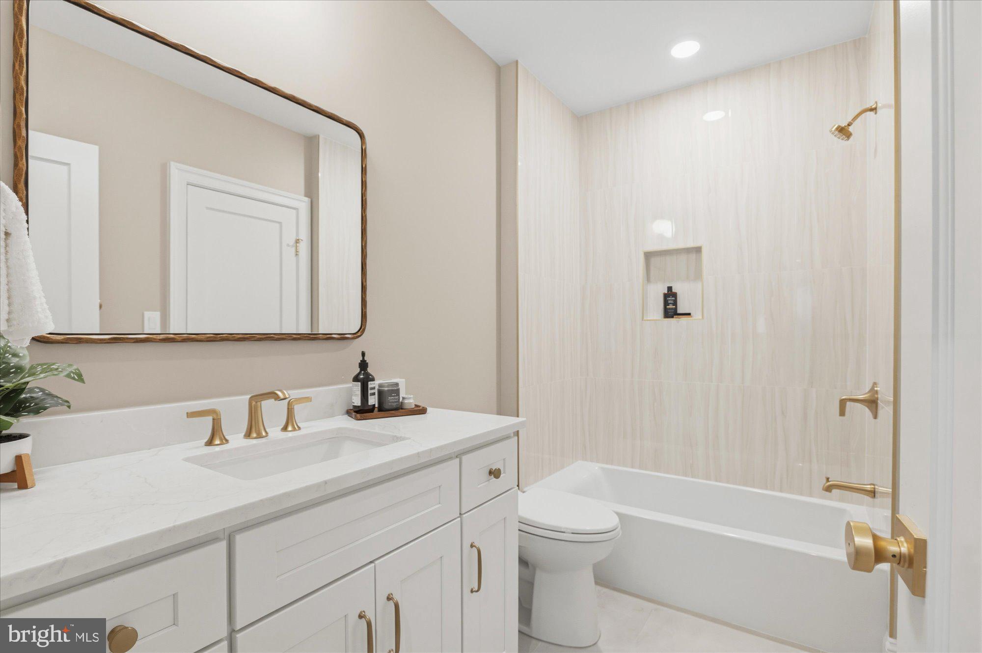 FOREST HILLS - Residential