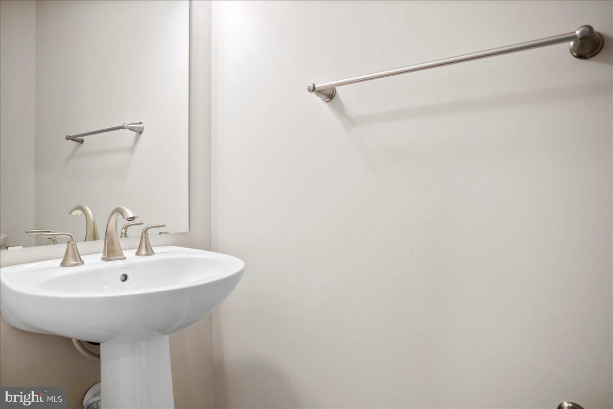 HUNTWELL WEST - Residential