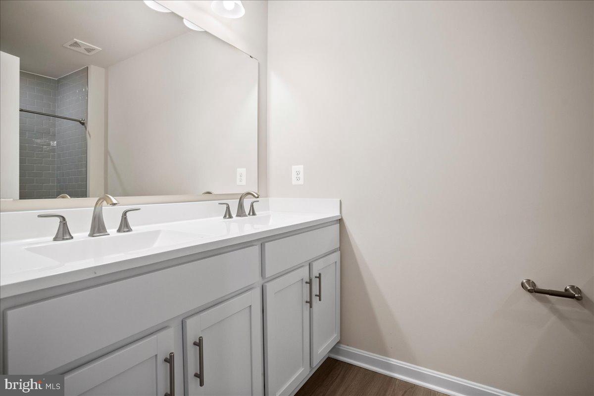 HUNTWELL WEST - Residential