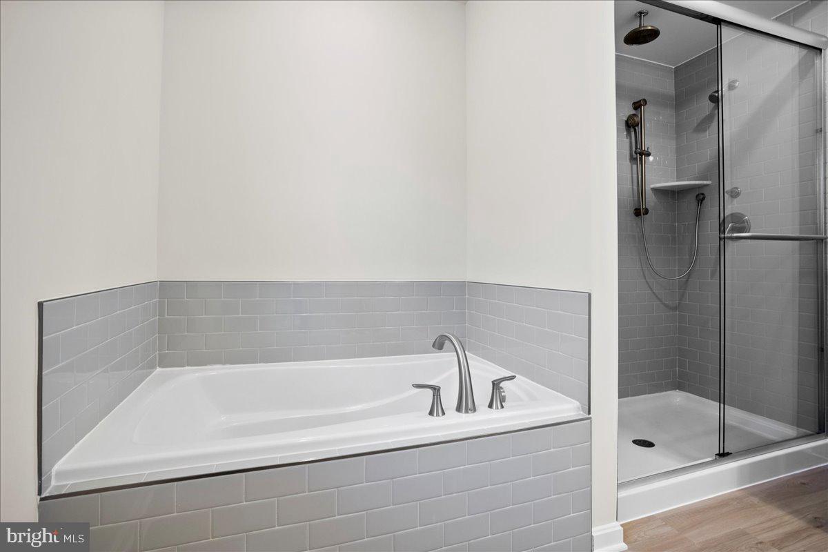 HUNTWELL WEST - Residential