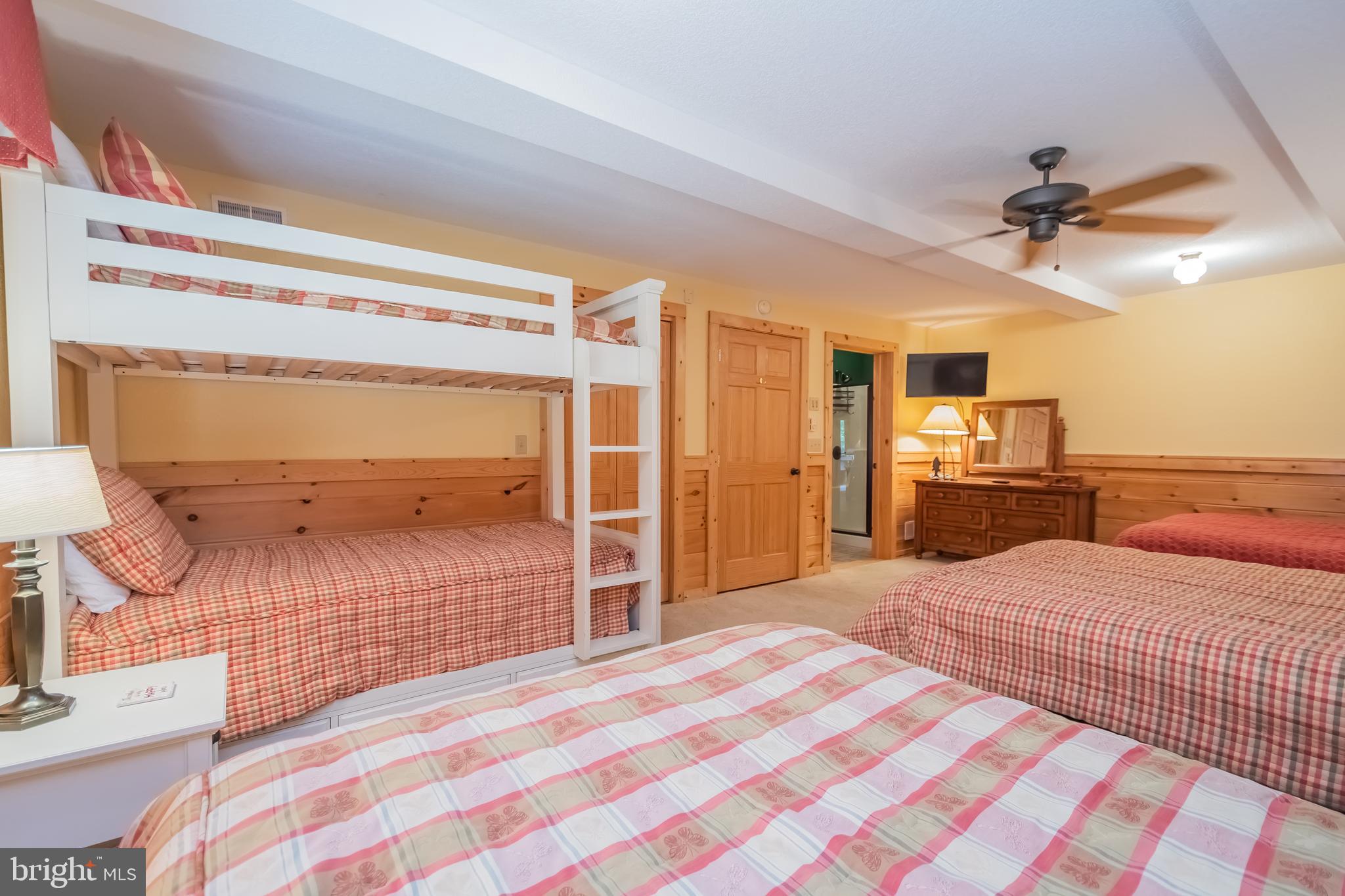 DEEP CREEK HIGHLANDS - Residential