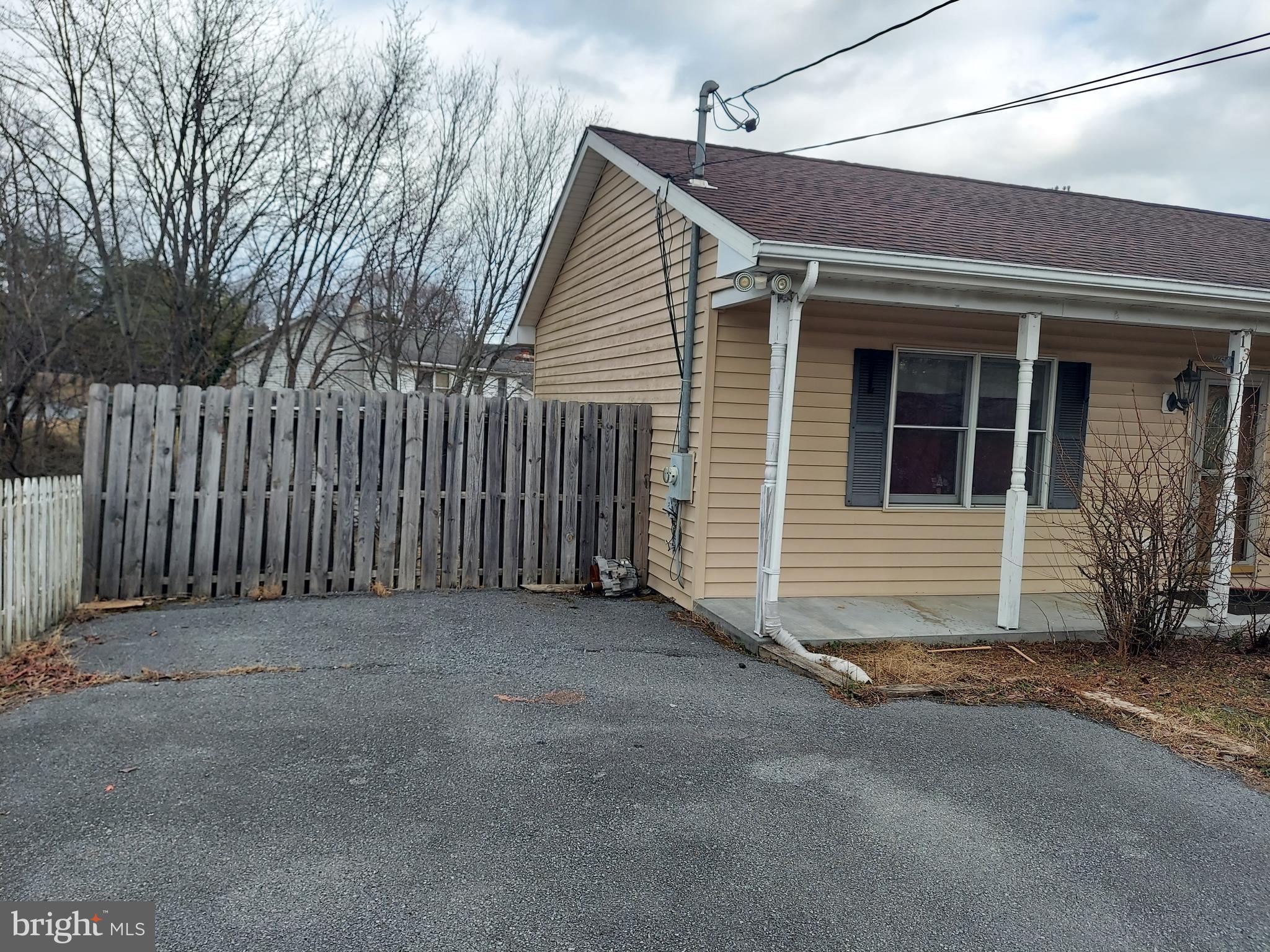 SHENANDOAH HILLS - Residential Lease