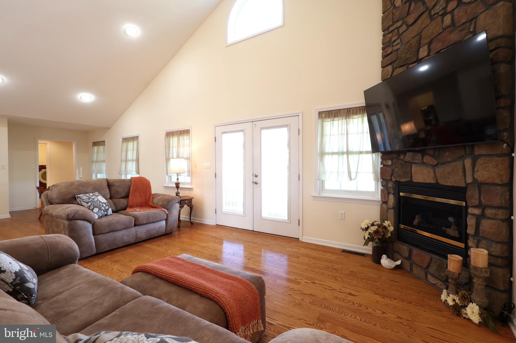 GLEN ACRES - Residential