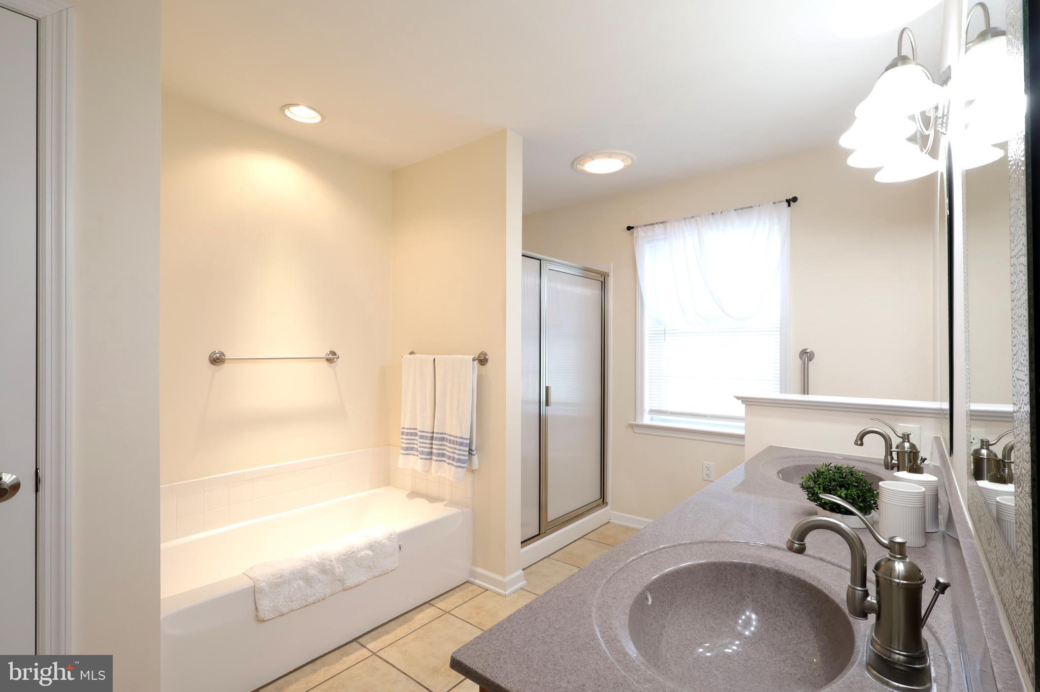 GLEN ACRES - Residential