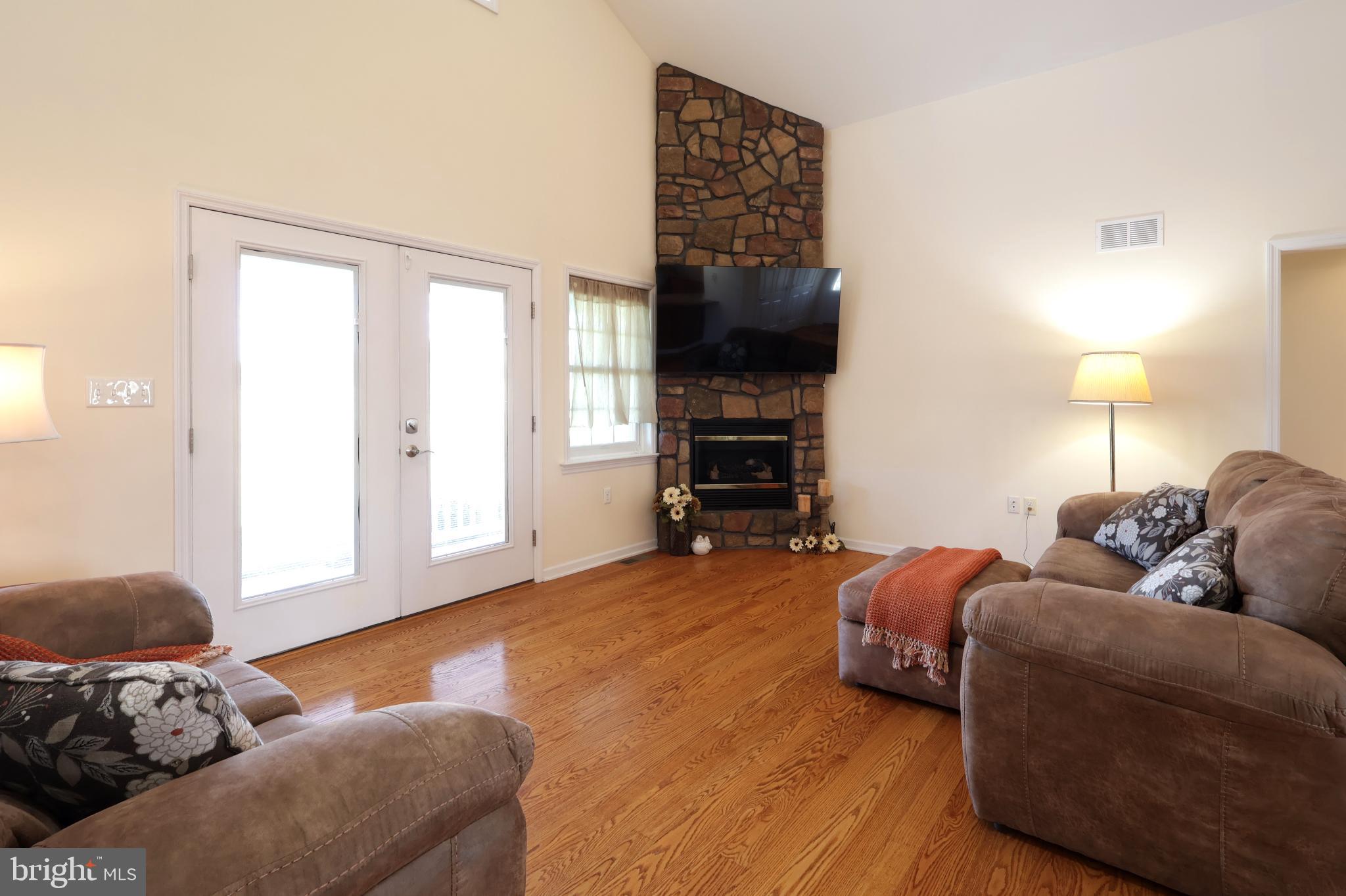 GLEN ACRES - Residential