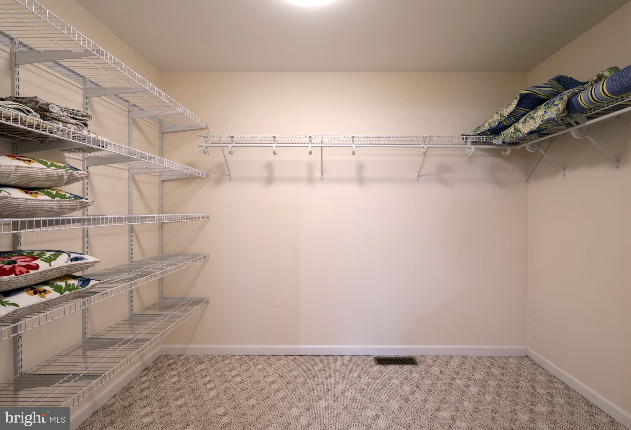 GLEN ACRES - Residential