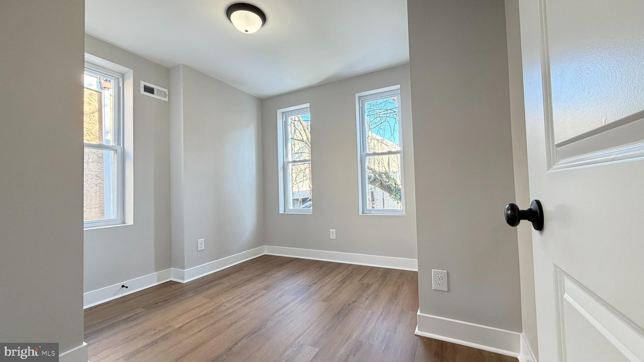 WEST KENSINGTON - Residential