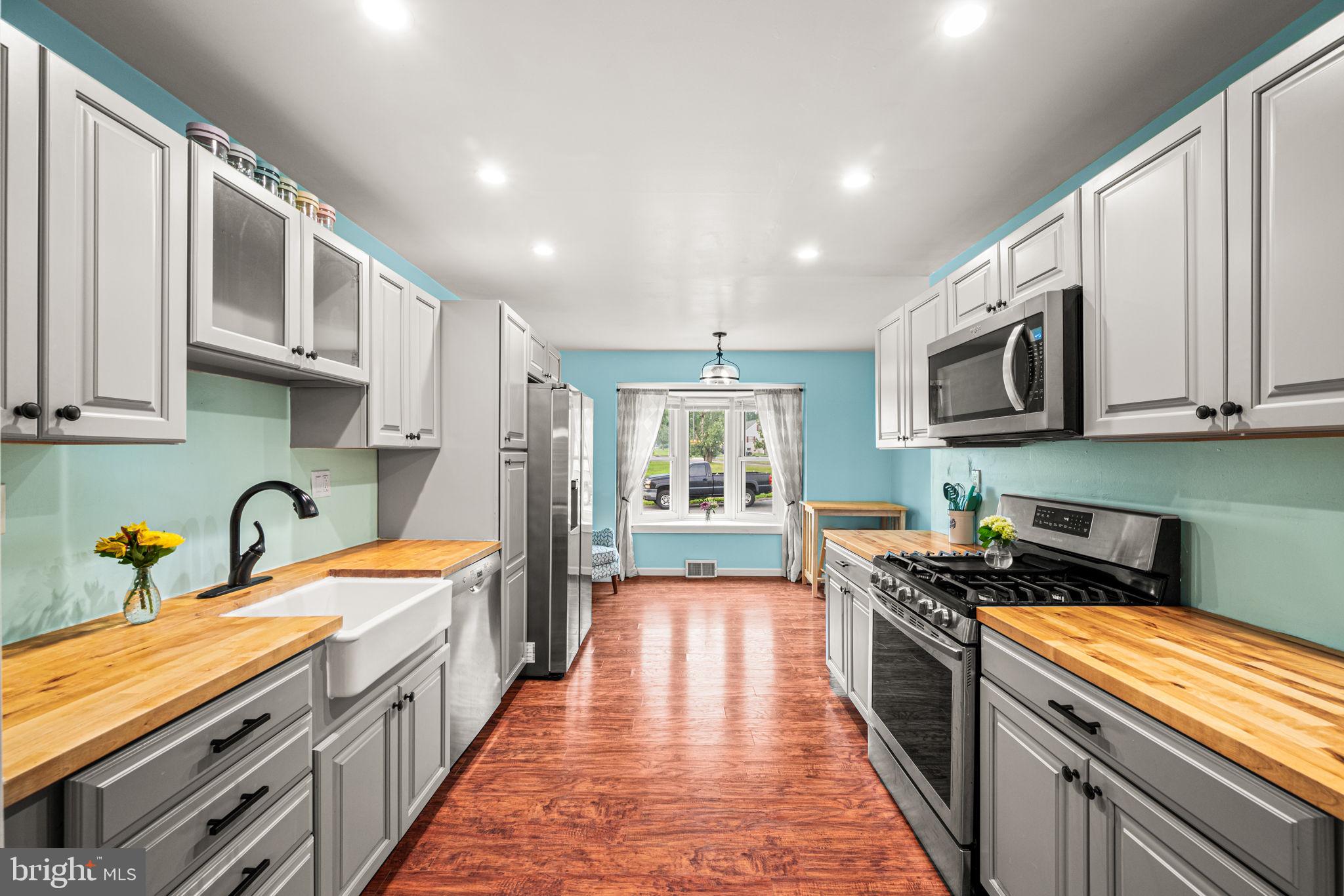 1 MAPLEWOOD COURT