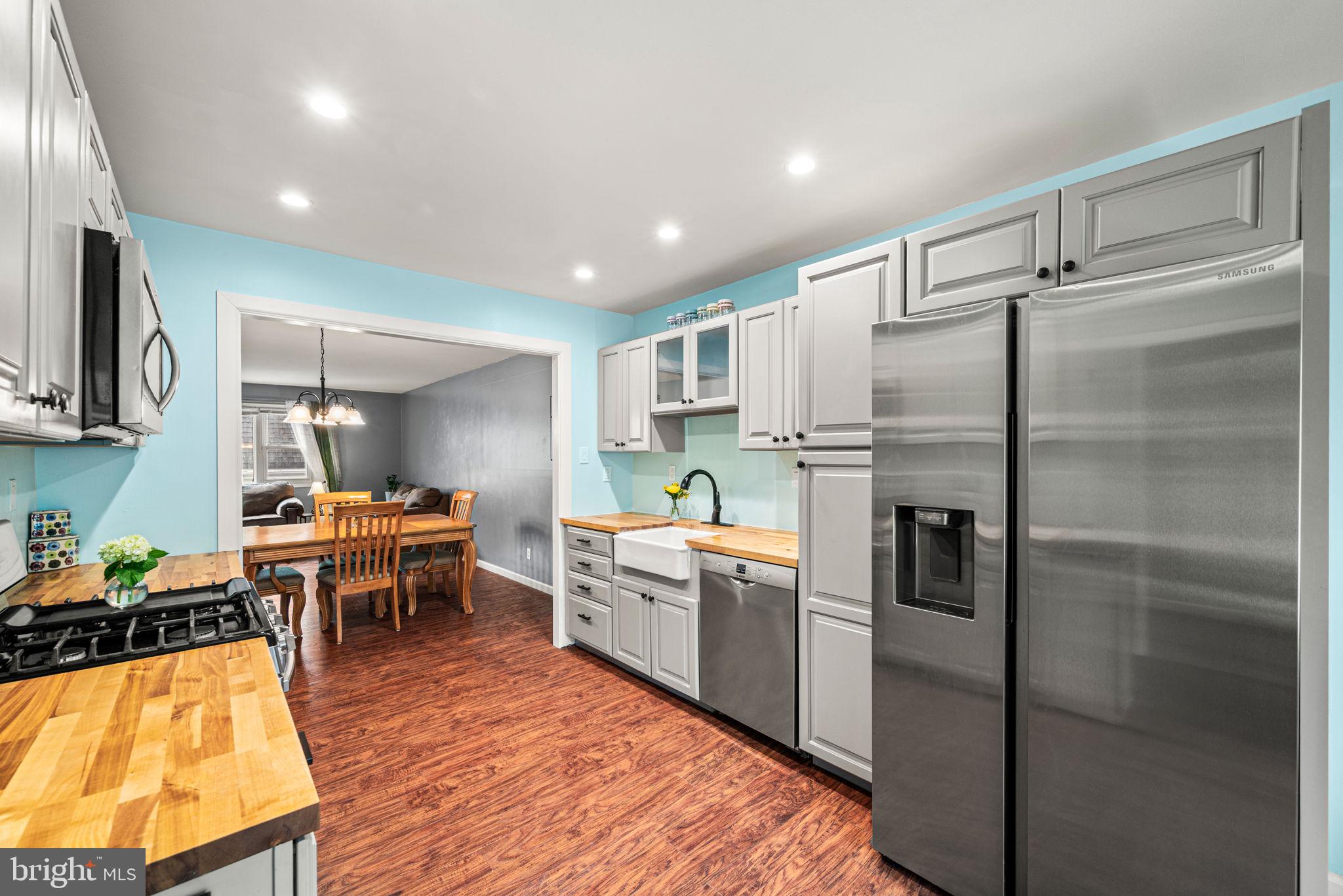 1 MAPLEWOOD COURT