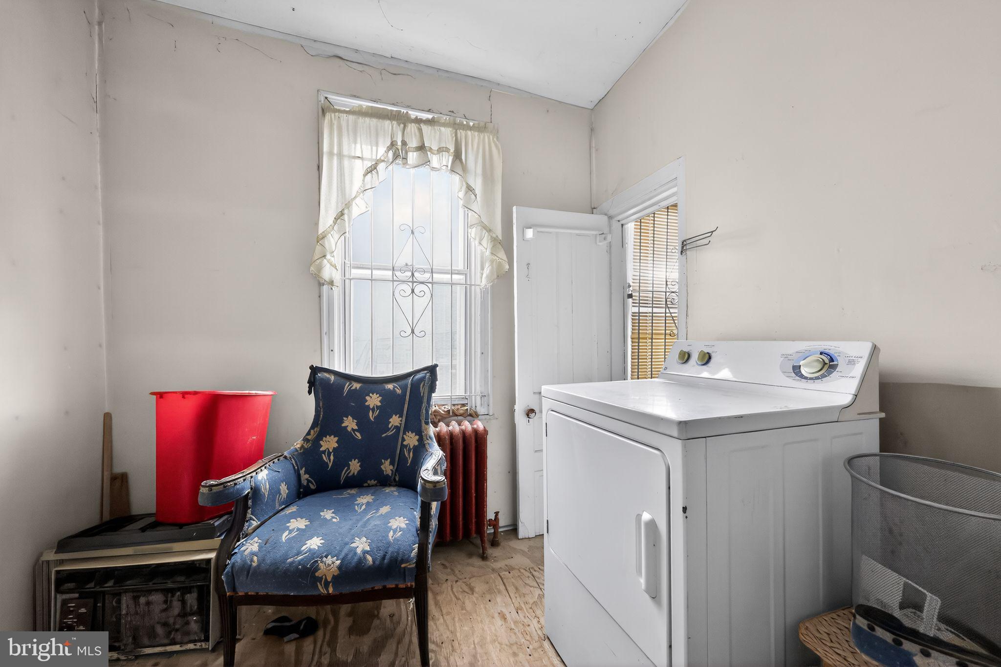 LUDLOW - Residential Income