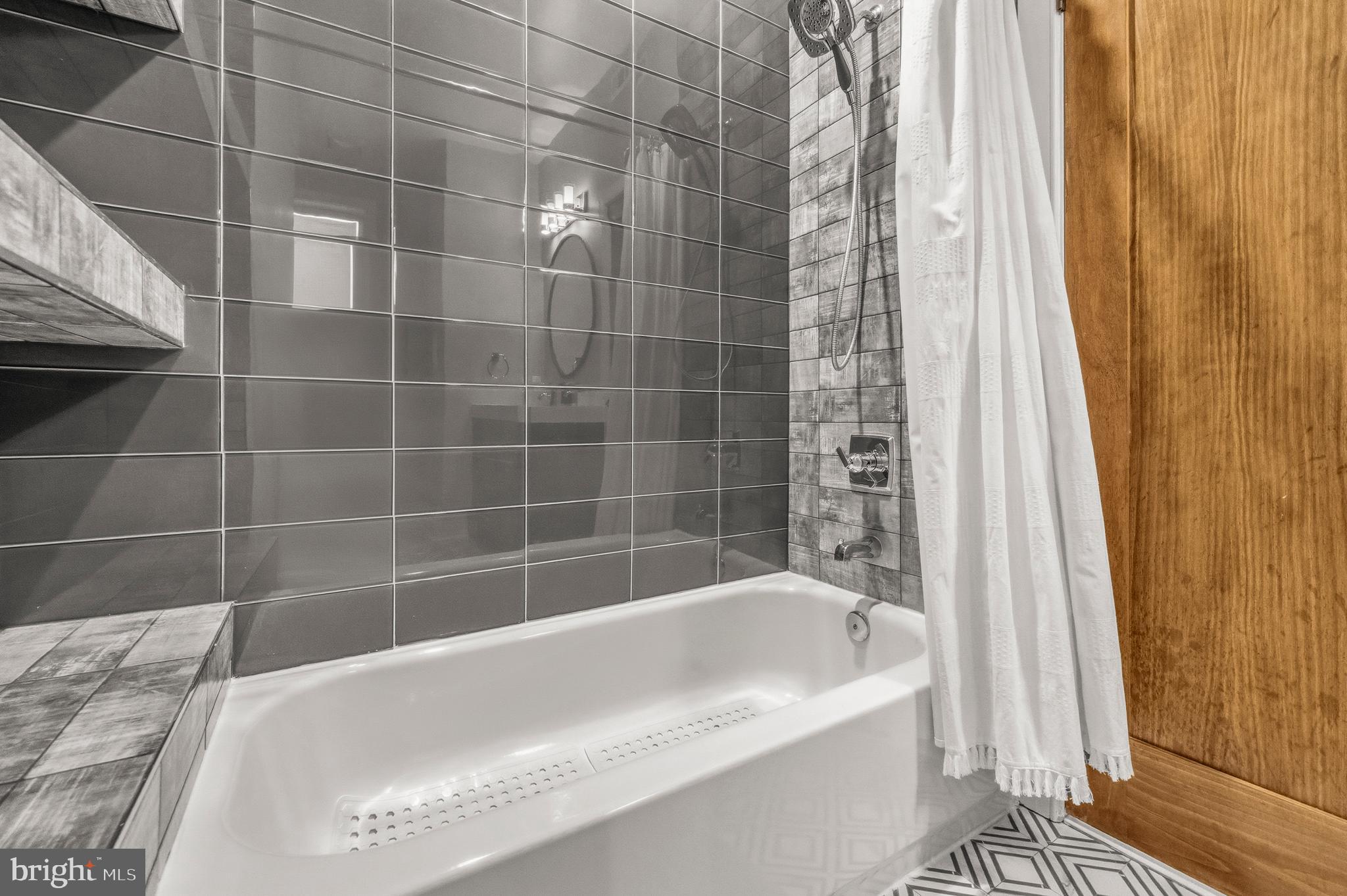 OLD TOWN ALEXANDRIA - Residential