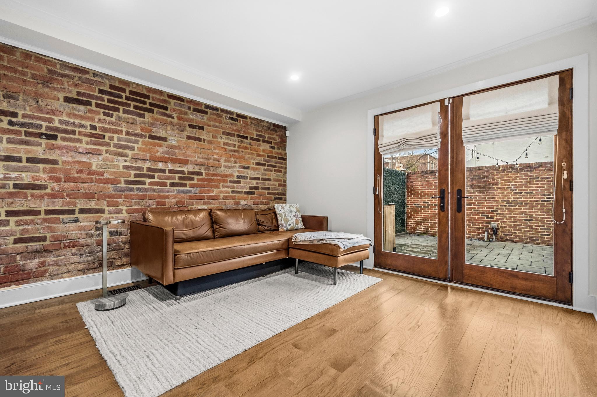 OLD TOWN ALEXANDRIA - Residential