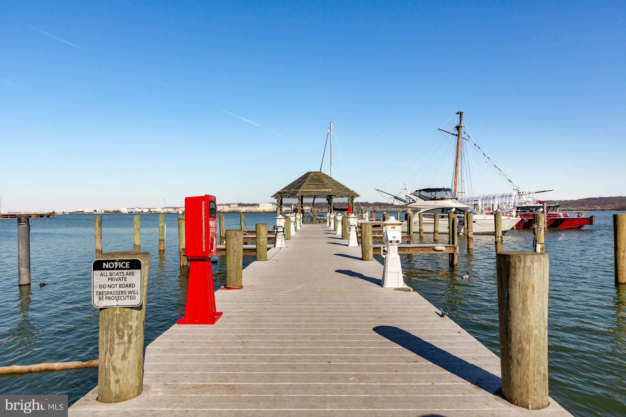 OLD TOWN ALEXANDRIA - Residential