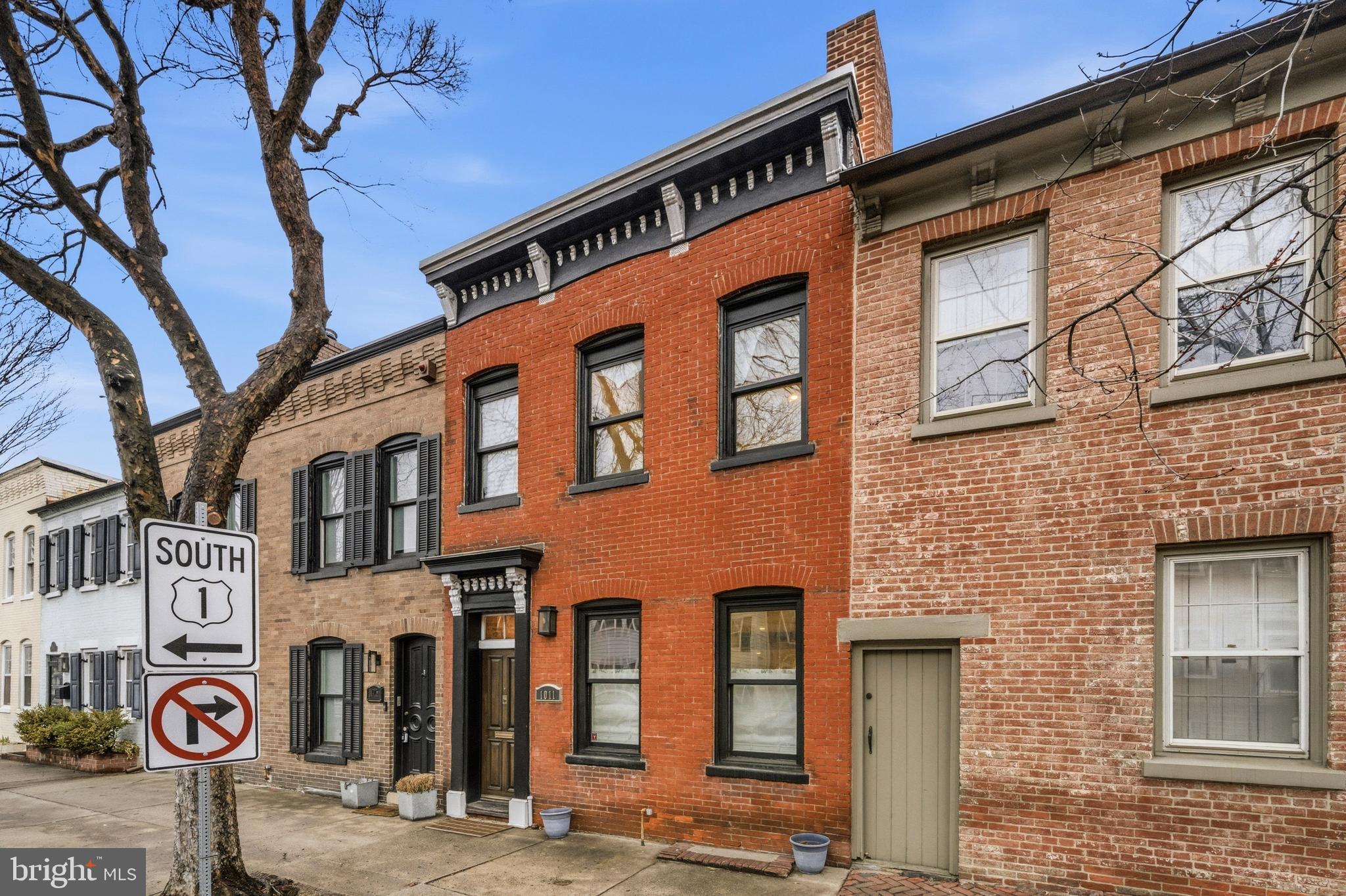 OLD TOWN ALEXANDRIA - Residential