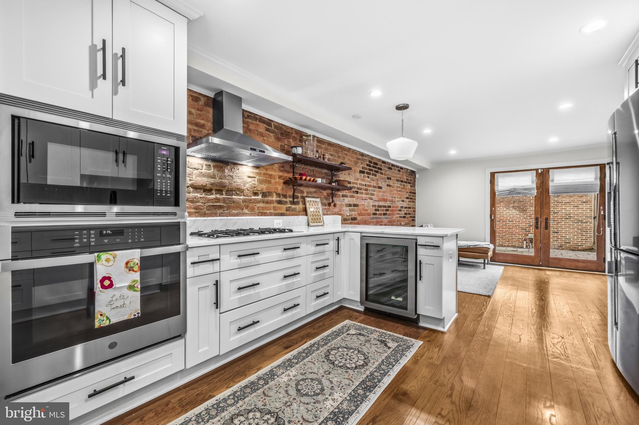 OLD TOWN ALEXANDRIA - Residential