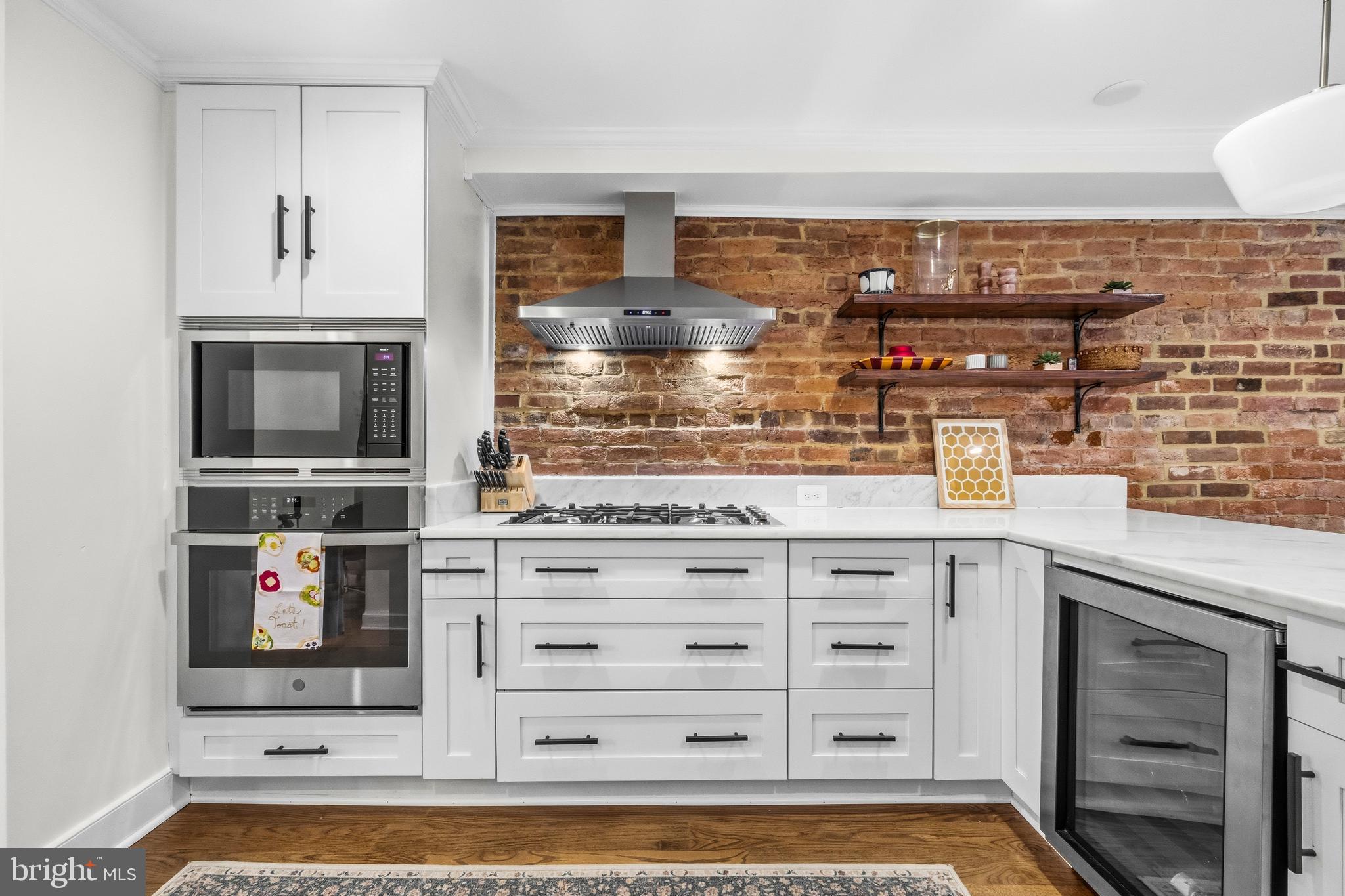 OLD TOWN ALEXANDRIA - Residential