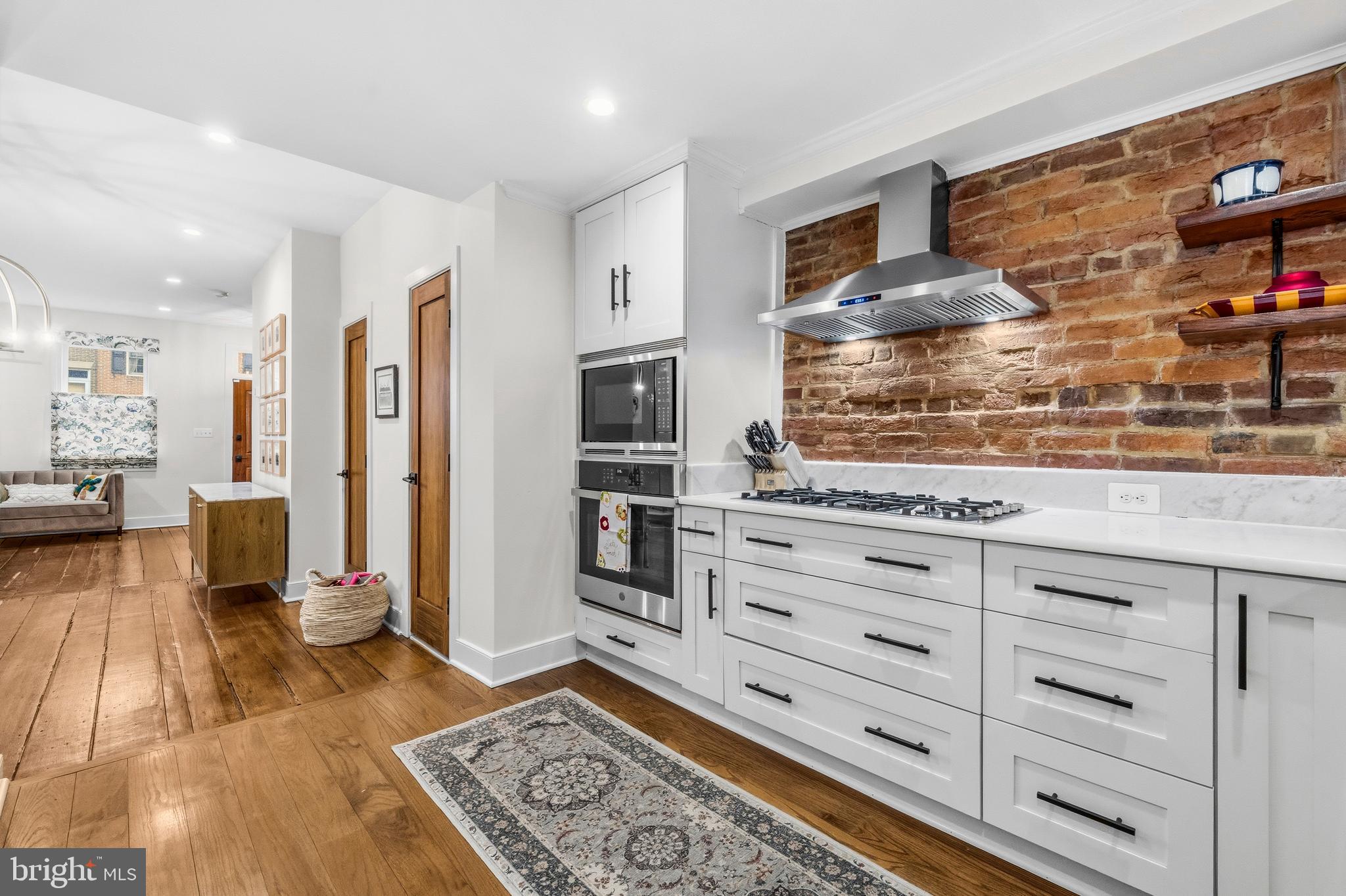 OLD TOWN ALEXANDRIA - Residential