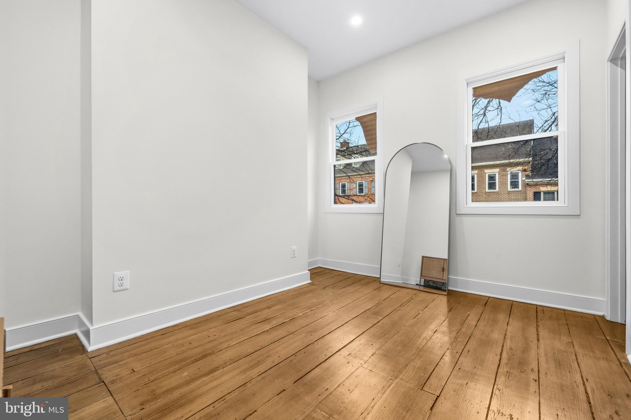 OLD TOWN ALEXANDRIA - Residential