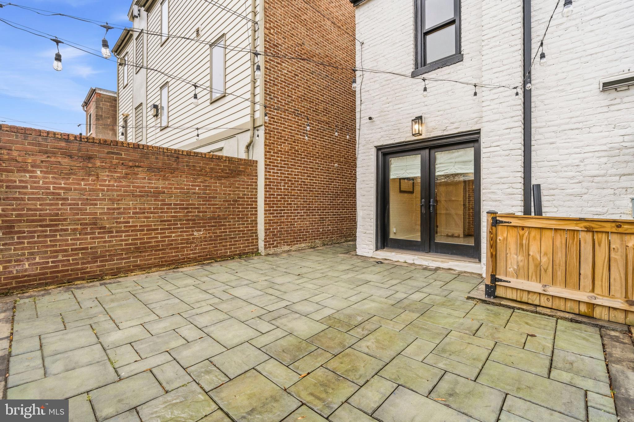 OLD TOWN ALEXANDRIA - Residential