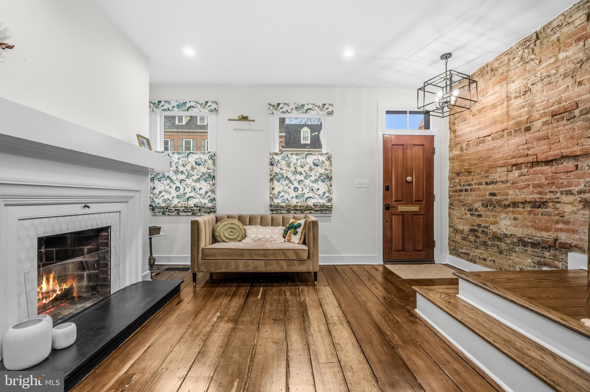 OLD TOWN ALEXANDRIA - Residential