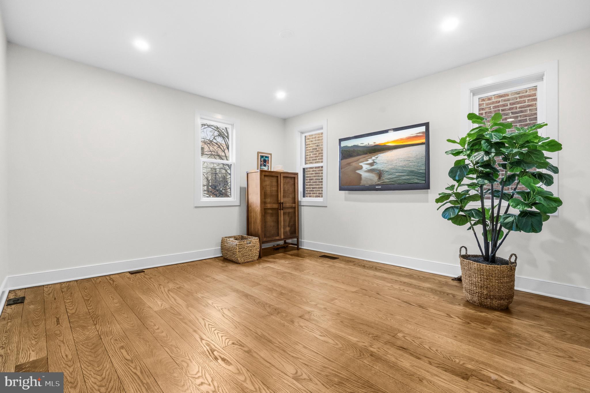 OLD TOWN ALEXANDRIA - Residential