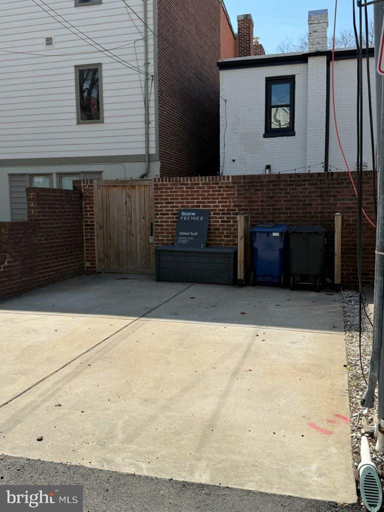 OLD TOWN ALEXANDRIA - Residential