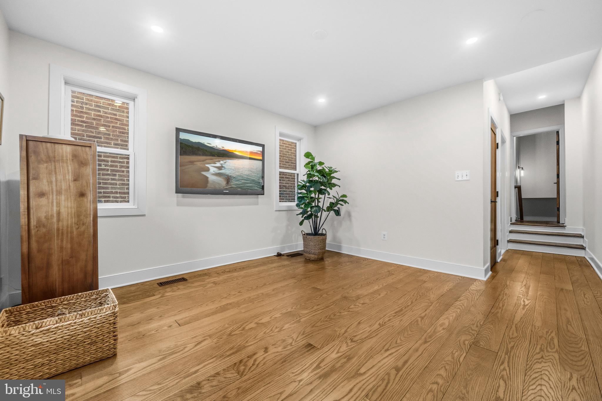 OLD TOWN ALEXANDRIA - Residential