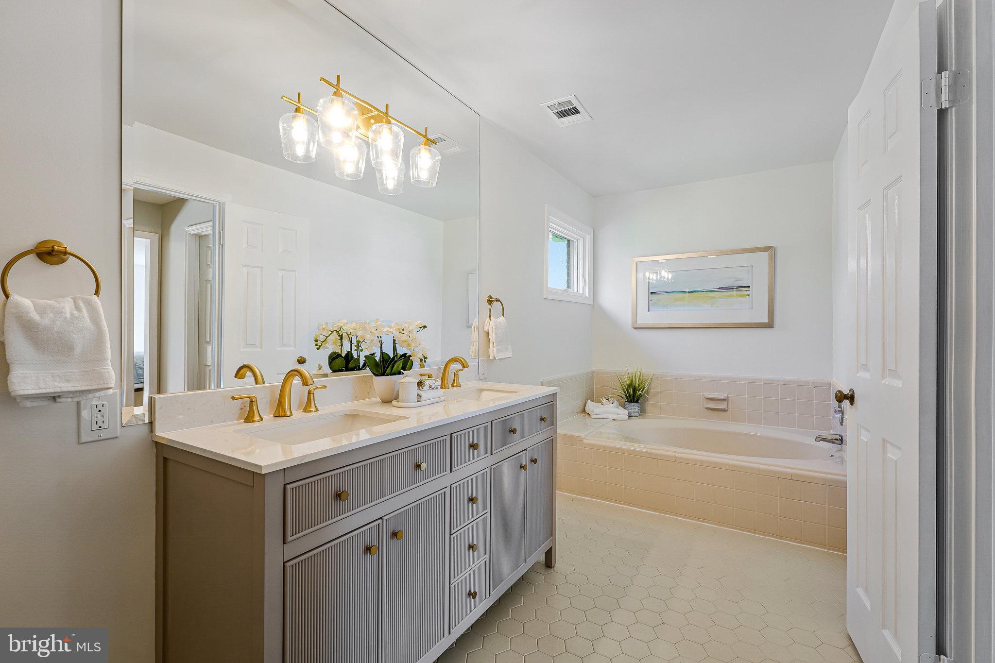 LYNWOOD - Residential