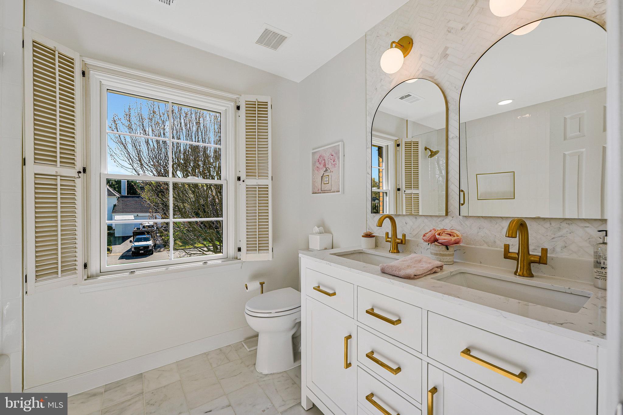 LYNWOOD - Residential