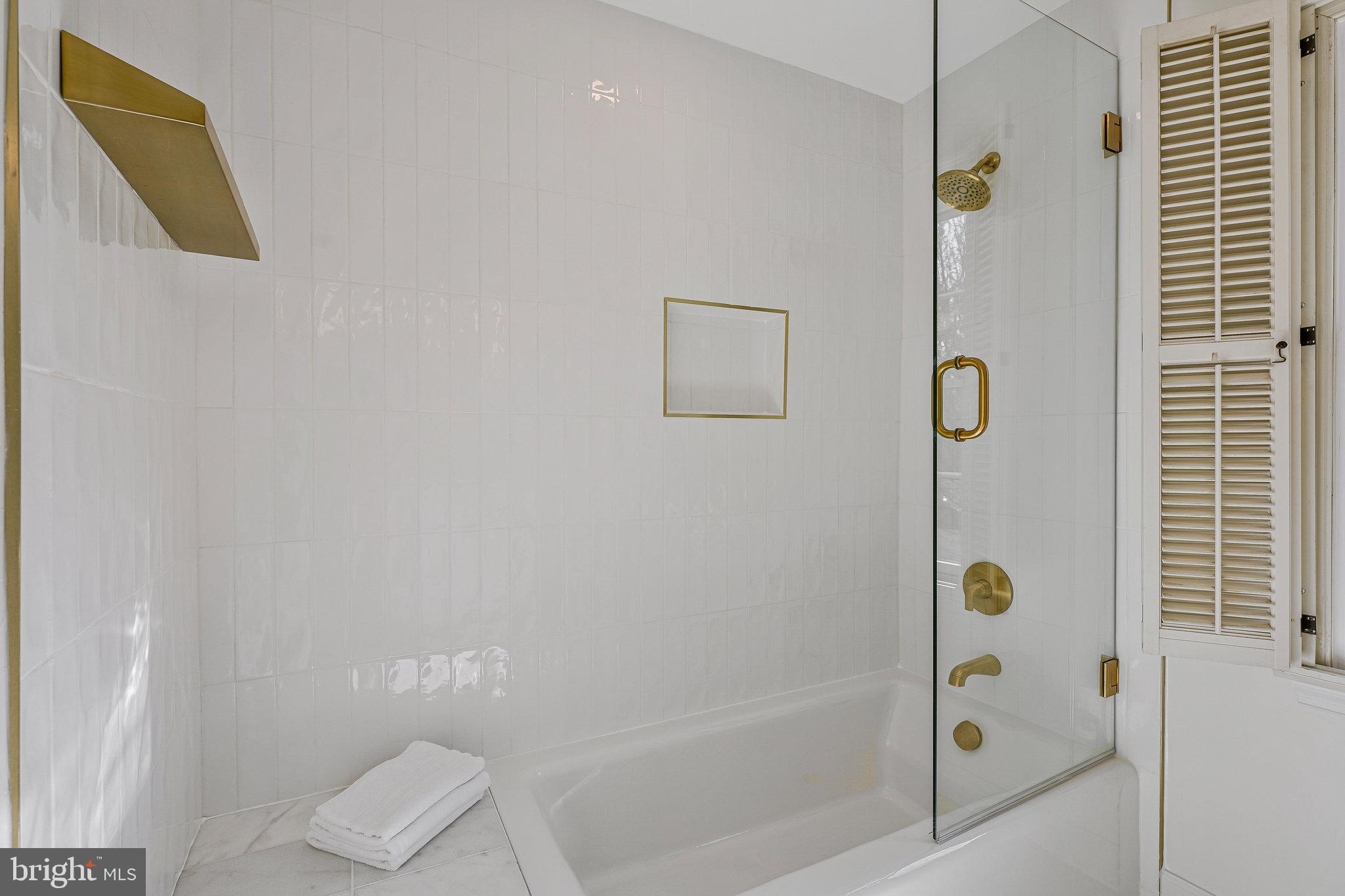 LYNWOOD - Residential