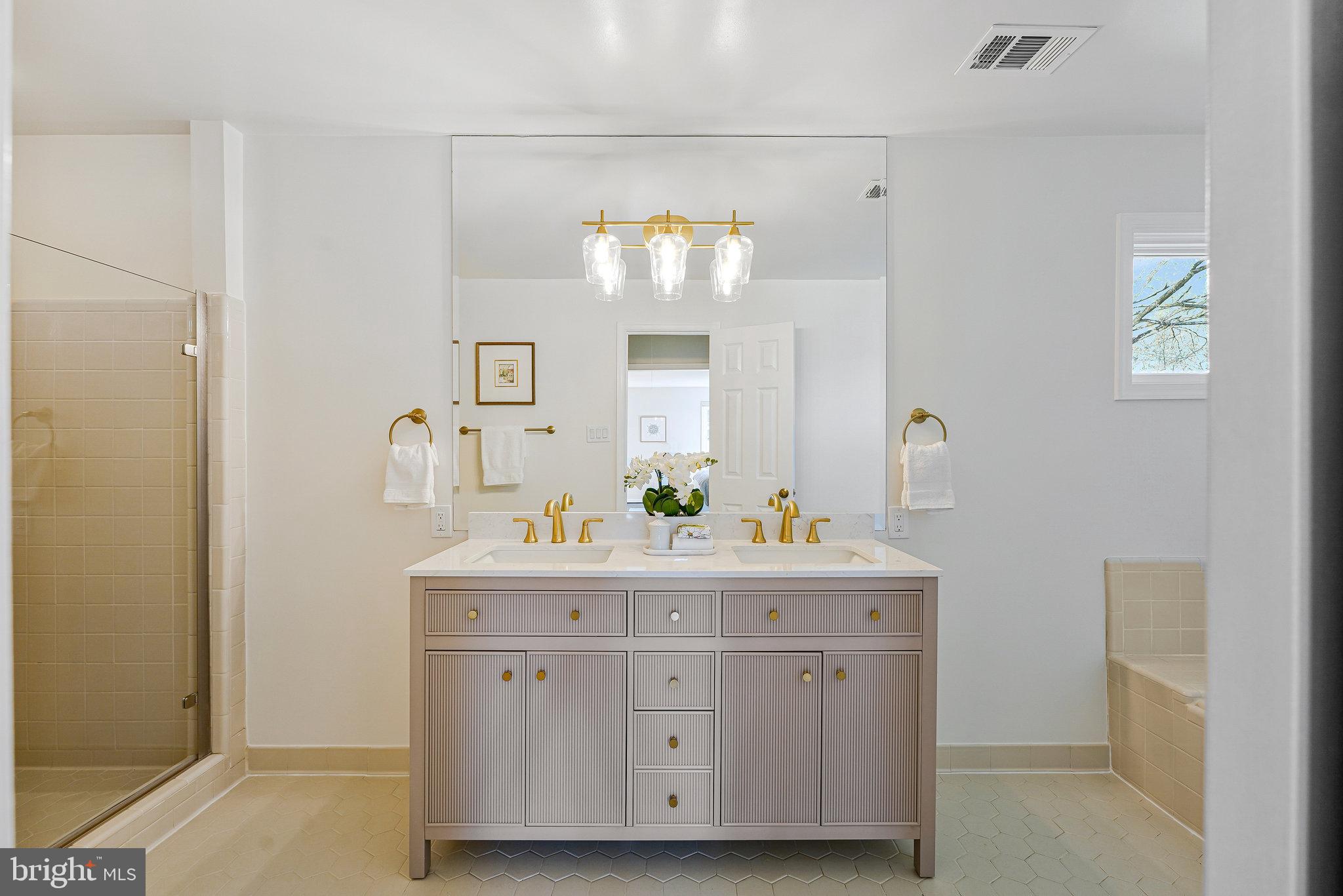 LYNWOOD - Residential