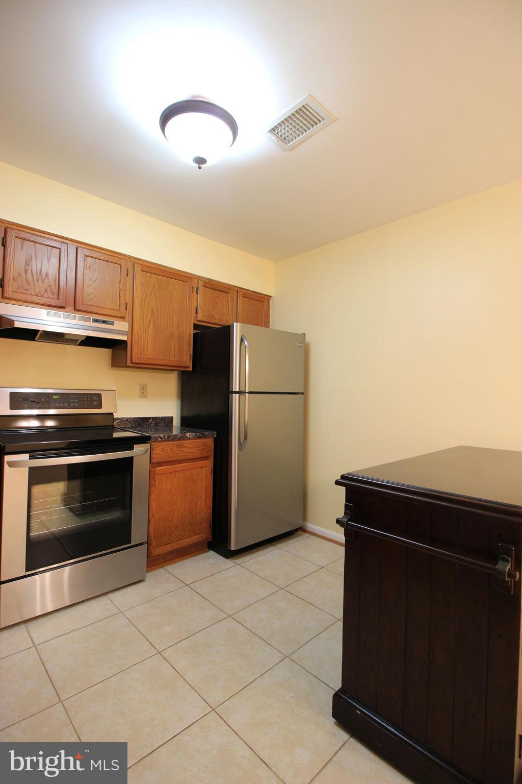 WILLOW COVE MANORS - Residential Lease