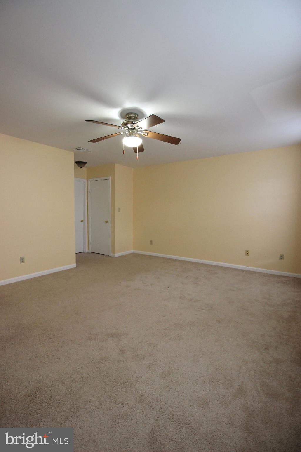 WILLOW COVE MANORS - Residential Lease