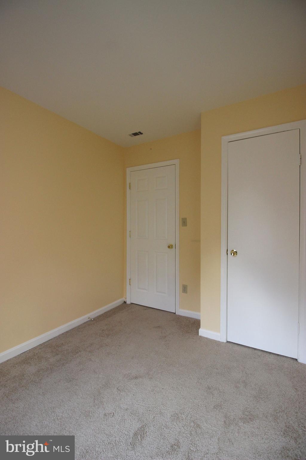 WILLOW COVE MANORS - Residential Lease