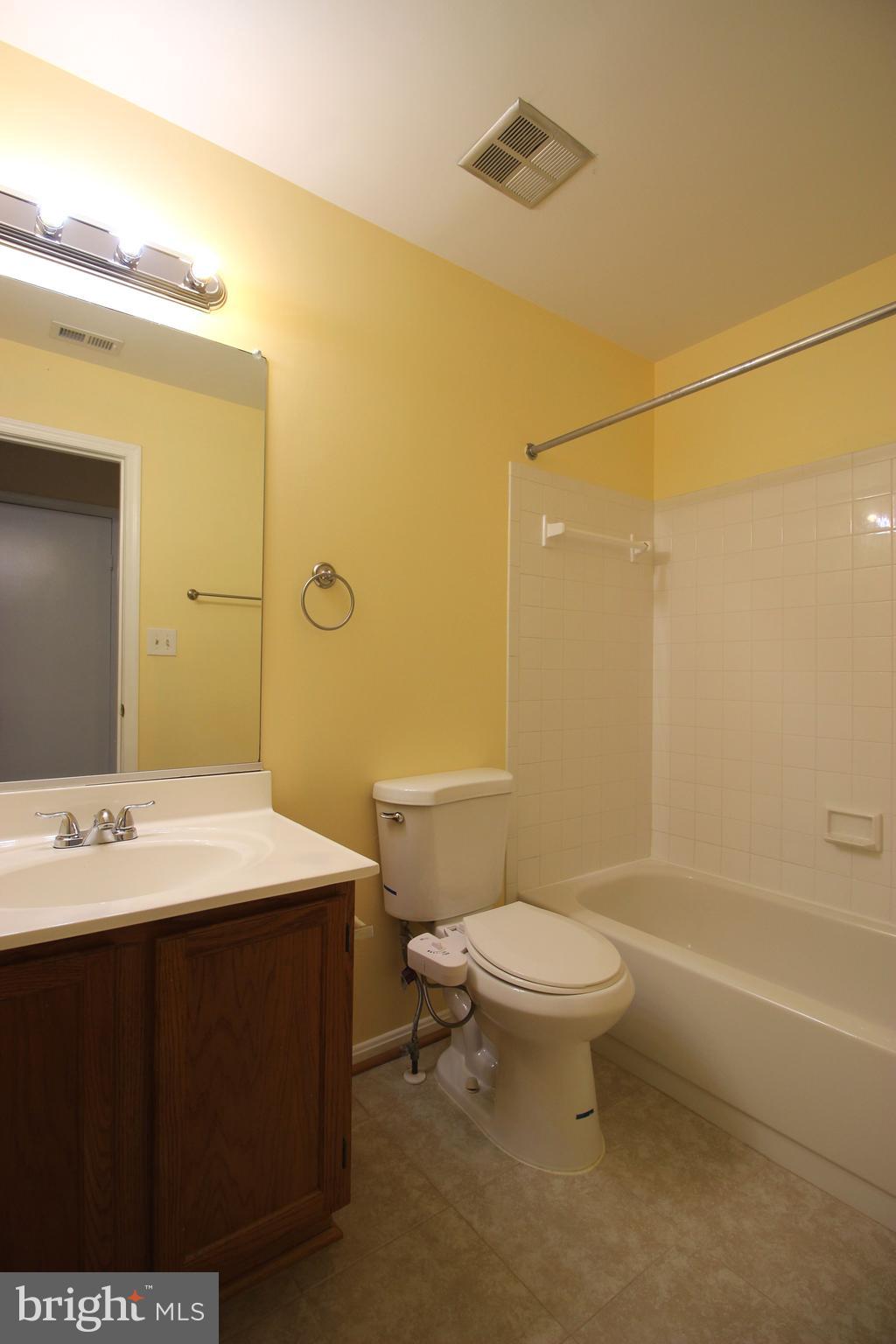 WILLOW COVE MANORS - Residential Lease