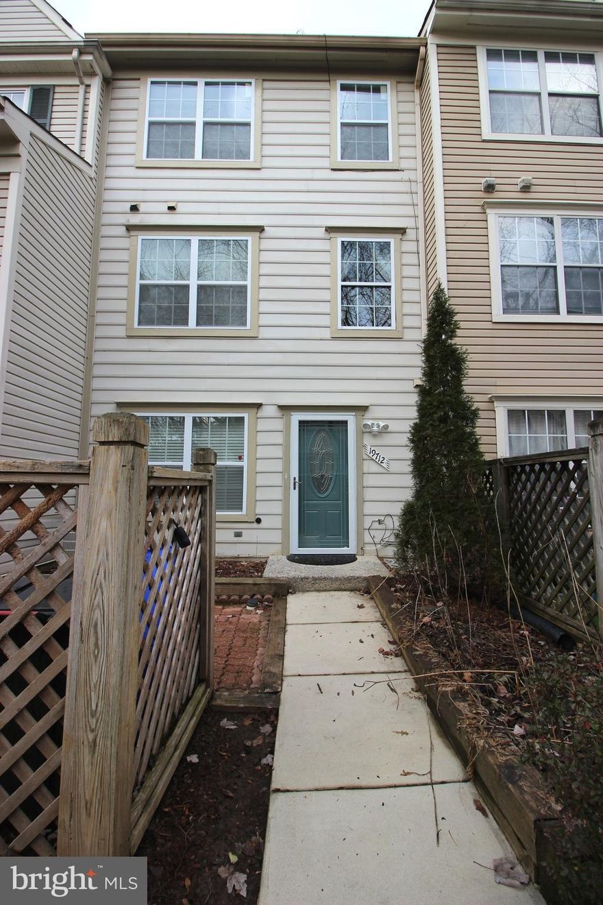 Beautiful 3 Bedroom 2.5 Bathroom 3 Level Townhome/Condo in Germantown! Entering this amazing space you are welcomed by the spacious living room featuring gorgeous laminate flooring leading you to the kitchen/dining room combo. The kitchen boasts stainless steel appliances, ample counter & cabinet space, kitchen island, as well as the dining room which holds a gorgeous light fixture. Heading upstairs you will find 2 of the 3 bedrooms, each featuring wall to wall carpeting, ample natural light & generous closet space. One the last floor you will find the enormous Master Bedroom & Master Bathroom, with a walk-in closet & wall to wall carpeting. Located near 270 & 355 this space couldn't be in a more convenient location. Available 8/1!