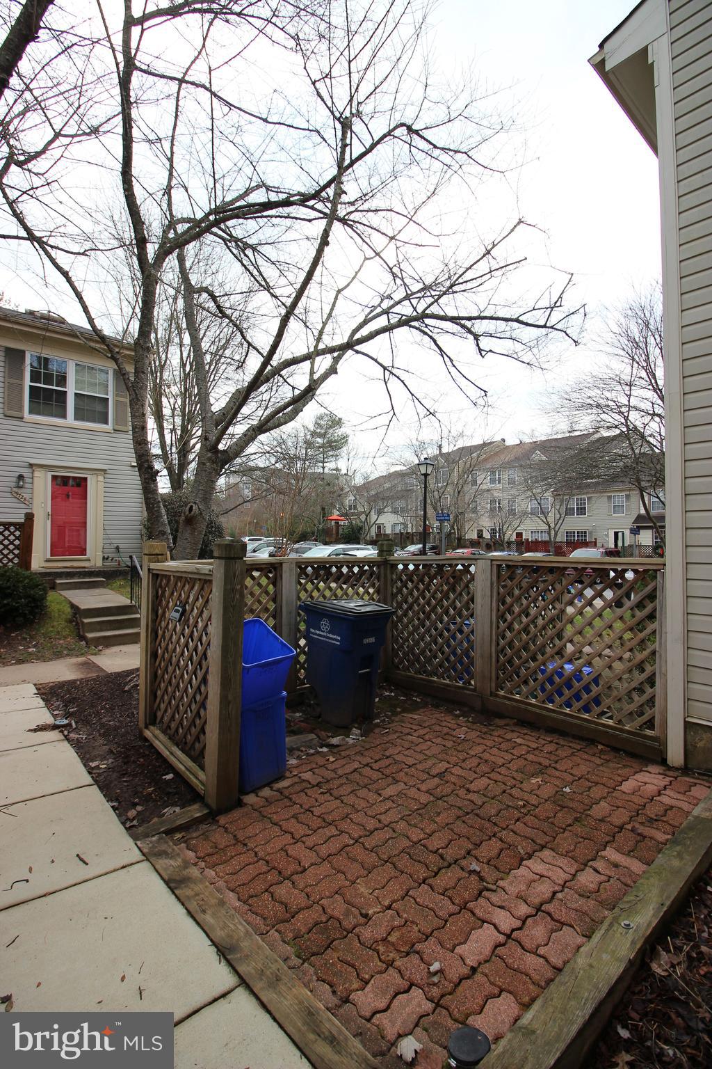 WILLOW COVE MANORS - Residential Lease