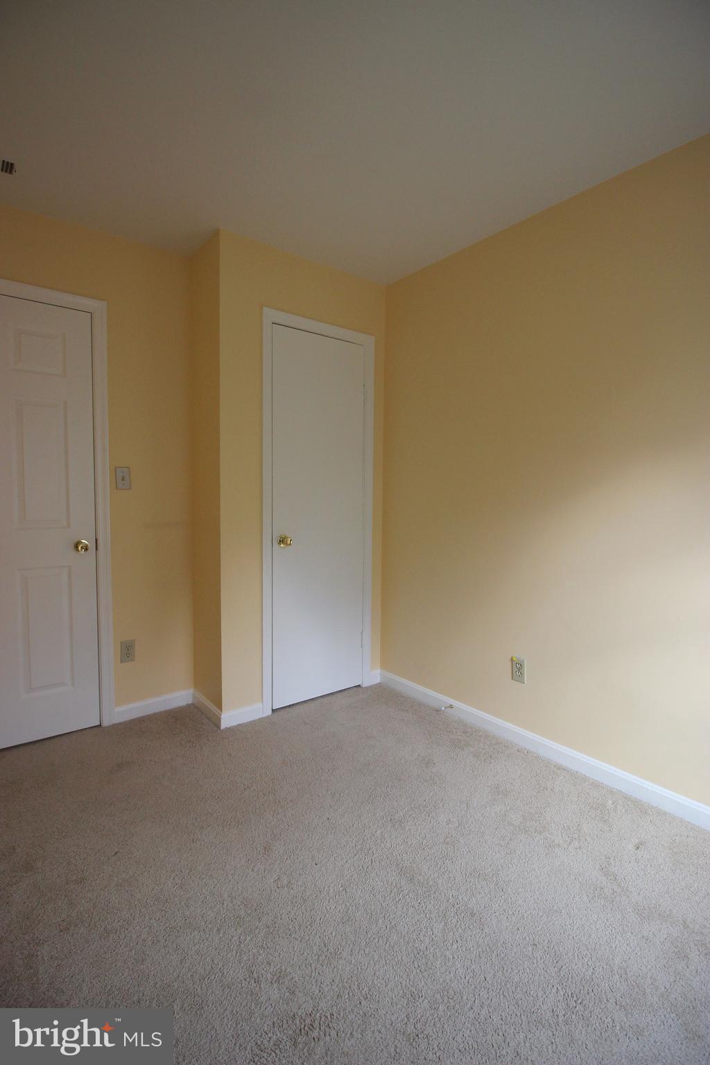 WILLOW COVE MANORS - Residential Lease